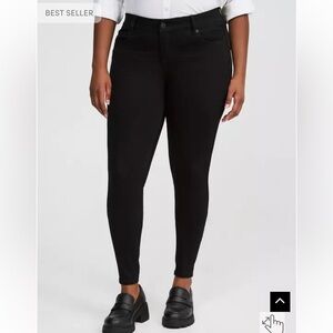 Torrid Black bombshell Skinny Jeans 18r